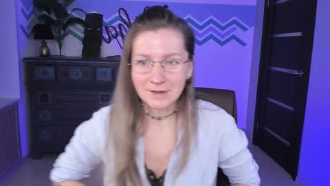 Snapshot of fridatander chatting on 03/10/25, 09:10 Frida Tander online show from 03/10/25, 09:10