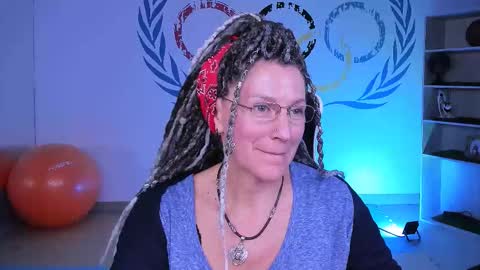 Snapshot of fridatander chatting on 09/29/25, 01:27 Frida Tander online show from 09/29/25, 01:27