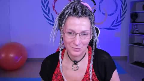 Snapshot of fridatander chatting on 09/30/25, 01:05 Frida Tander online show from 09/30/25, 01:05