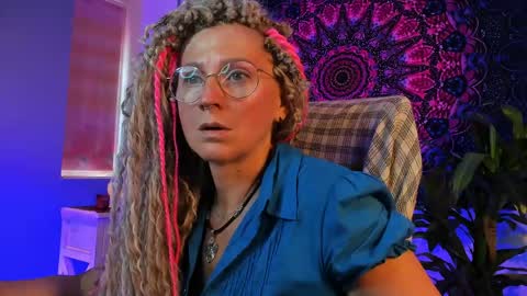Frida Tander online show from 05/26/26, 06:09