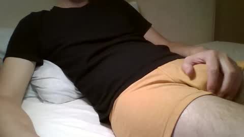 Snapshot of friendly_frank_18 chatting on 10/31/25, 01:06 friendly_frank_18 online show from 10/31/25, 01:06