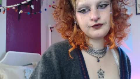 Snapshot of friskyflowers chatting on 11/04/25, 05:23 cherry online show from 11/04/25, 05:23