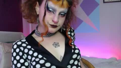 Snapshot of friskyflowers chatting on 12/14/25, 03:45 cherry online show from 12/14/25, 03:45