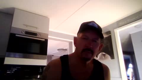 Snapshot of friskyneedsum chatting on 02/28/25, 05:04 bob online show from 02/28/25, 05:04