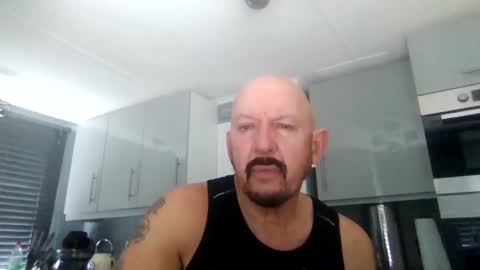 Snapshot of friskyneedsum chatting on 03/12/25, 10:05 bob online show from 03/12/25, 10:05