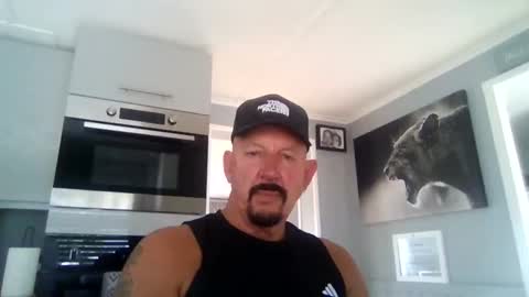 Snapshot of friskyneedsum chatting on 09/09/25, 03:33 bob online show from 09/09/25, 03:33