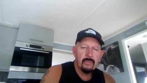 Snapshot of friskyneedsum chatting on 09/15/25, 03:45 bob online show from 09/15/25, 03:45