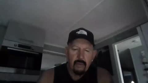 Snapshot of friskyneedsum chatting on 11/03/25, 04:08 bob online show from 11/03/25, 04:08