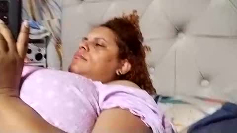 Snapshot of frizzy_girl chatting on 01/22/25, 01:53 Frizzy girl online show from 01/22/25, 01:53