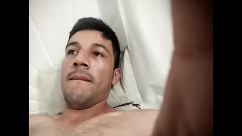 Snapshot of frnnd1214 chatting on 12/21/25, 02:02 Fer online show from 12/21/25, 02:02