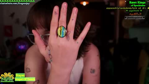 Snapshot of frogessjay chatting on 10/26/25, 07:42 Jaywise Frogfoot online show from 10/26/25, 07:42