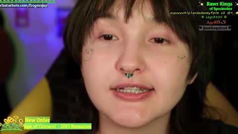 Snapshot of frogessjay chatting on 10/28/25, 02:48 Jaywise Frogfoot online show from 10/28/25, 02:48