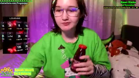 Snapshot of frogessjay chatting on 12/01/25, 12:26 Jaywise Frogfoot online show from 12/01/25, 12:26