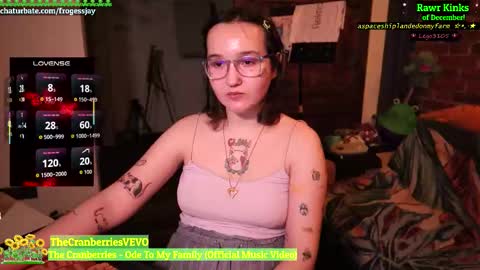 Snapshot of frogessjay chatting on 12/15/25, 09:52 Jaywise Frogfoot online show from 12/15/25, 09:52