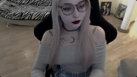 Lilith online show from 11/26/25, 11:44