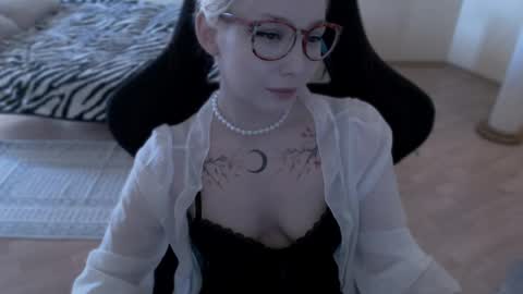 Lilith online show from 05/05/26, 12:02