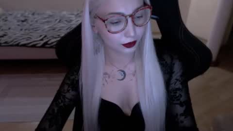 Snapshot of fromsun_forsoul chatting on 06/24/26, 08:52 Lilith online show from 06/24/26, 08:52