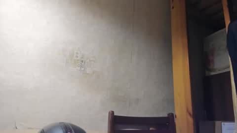 Snapshot of frumcake chatting on 01/12/25, 01:21 FrumCake online show from 01/12/25, 01:21