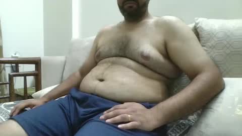 Snapshot of fruti_loops chatting on 02/02/25, 06:20 fruti loops  Bull online show from 02/02/25, 06:20