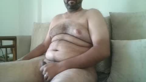 Snapshot of fruti_loops chatting on 11/23/25, 06:57 fruti loops Bull online show from 11/23/25, 06:57