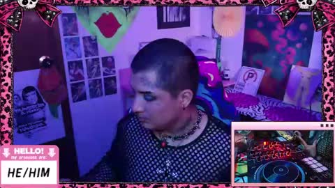 Snapshot of ftmbiggestclit chatting on 05/15/26, 12:01 Kevin online show from 05/15/26, 12:01
