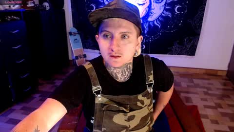 Snapshot of ftmblueyes chatting on 01/05/25, 03:53 HEHIM online show from 01/05/25, 03:53