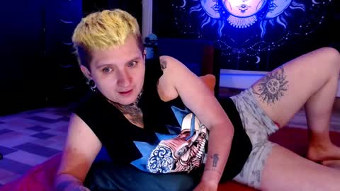 Snapshot of ftmblueyes chatting on 01/09/25, 10:52 HEHIM online show from 01/09/25, 10:52
