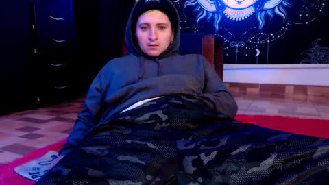 Snapshot of ftmblueyes chatting on 01/12/25, 04:00 HEHIM online show from 01/12/25, 04:00