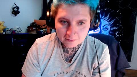Snapshot of ftmblueyes chatting on 02/05/25, 04:27 HEHIM online show from 02/05/25, 04:27