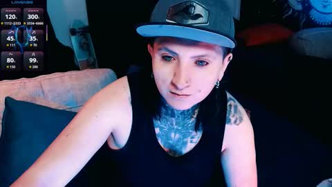 Snapshot of ftmblueyes chatting on 09/24/25, 02:37 HEHIM online show from 09/24/25, 02:37
