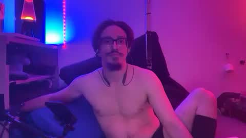 Snapshot of ftmwithglasses chatting on 02/11/26, 03:22 Nerdy trans man friends sometimes online show from 02/11/26, 03:22