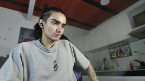 Jhonny online show from 11/18/25, 11:48