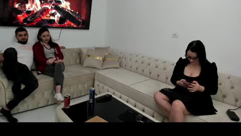 Snapshot of fuckable_one chatting on 12/19/24, 03:19 Angelique online show from 12/19/24, 03:19