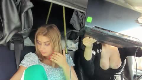 Snapshot of fuckable_one chatting on 11/24/25, 11:21 Angelique online show from 11/24/25, 11:21