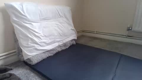 Snapshot of fuckbeatb chatting on 11/11/25, 11:21 fuckbeatb online show from 11/11/25, 11:21