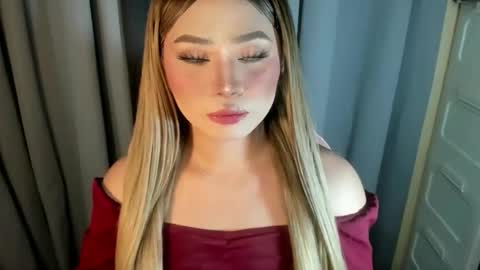 Snapshot of fuckdoll_rain chatting on 05/25/26, 11:27 R A I N M O R A L E S G M A I L . C O M online show from 05/25/26, 11:27