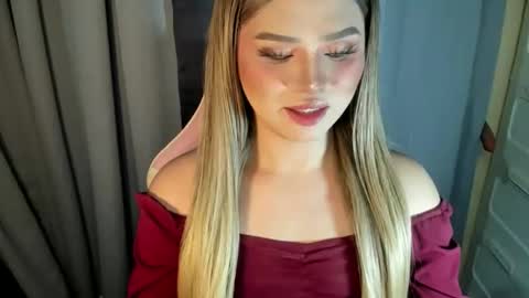 Snapshot of fuckdoll_rain chatting on 05/26/26, 02:35 R A I N M O R A L E S G M A I L . C O M online show from 05/26/26, 02:35