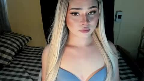 Snapshot of fuckdoll_rain chatting on 08/04/26, 11:24 R A I N M O R A L E S G M A I L . C O M online show from 08/04/26, 11:24