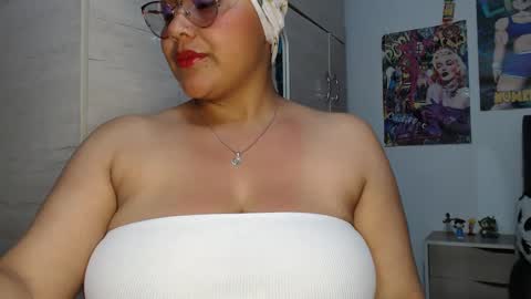 Snapshot of fucking_temptation1 chatting on 10/11/25, 01:38 Mia and Gary online show from 10/11/25, 01:38