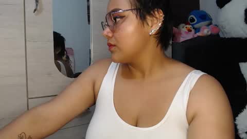 Mia and Gary  online show from 12/22/25, 03:47