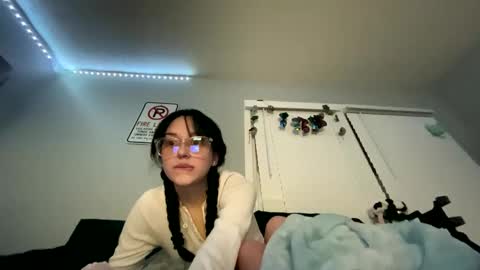 Snapshot of fudgeyvanilla chatting on 02/20/25, 09:44 White Chocolate online show from 02/20/25, 09:44