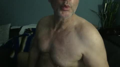 Snapshot of fuertecock chatting on 02/21/25, 10:07 Gregorio online show from 02/21/25, 10:07