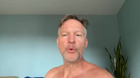 Snapshot of fuertecock chatting on 06/19/26, 01:10 Gregorio online show from 06/19/26, 01:10