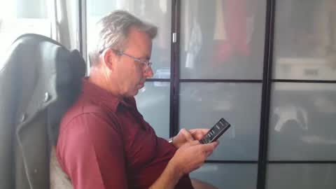 Snapshot of fuldaflyst4 chatting on 10/28/25, 09:46 fuldaflyst4 online show from 10/28/25, 09:46