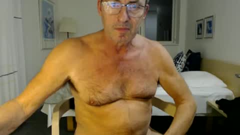 Snapshot of fuldaflyst4 chatting on 11/03/25, 08:10 fuldaflyst4 online show from 11/03/25, 08:10