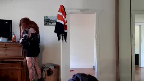 Snapshot of full4cefull chatting on 12/07/24, 06:21 Pizzaz online show from 12/07/24, 06:21