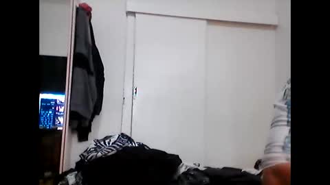 Snapshot of full4cefull chatting on 03/01/25, 03:43 Pizzaz online show from 03/01/25, 03:43