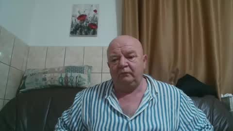 Snapshot of fullballs6 chatting on 12/30/24, 02:09 fullballs6 online show from 12/30/24, 02:09