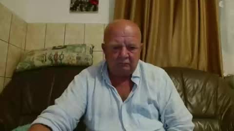 Snapshot of fullballs6 chatting on 09/11/25, 12:44 fullballs6 online show from 09/11/25, 12:44