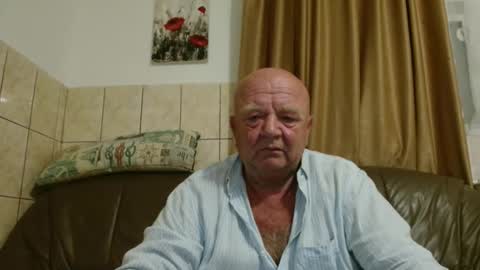 Snapshot of fullballs6 chatting on 09/16/25, 01:06 fullballs6 online show from 09/16/25, 01:06